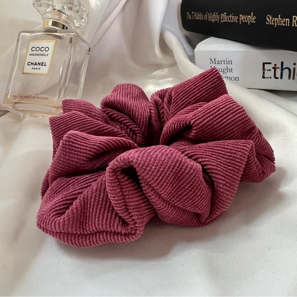 Color scunchies - Picture 1 of 12